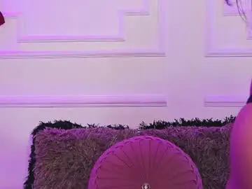 Chaturbate Live Sex Cam of shannonbannks