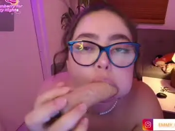 Chaturbate Sex Chat of emmy_peach1