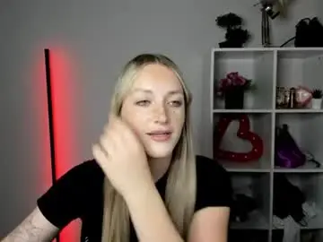Chaturbate Live Sex of evelynblond