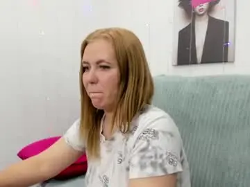Chaturbate Adult Video Chat of dear_hollyy