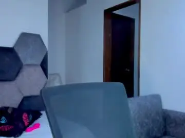 Chaturbate Sex Cam of mikaelastonne