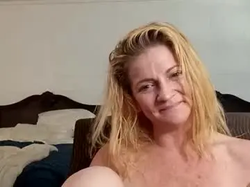 Chaturbate Nude Webcam of goldendoll1704