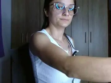 Chaturbate Live Porn of lilcoralinne_0