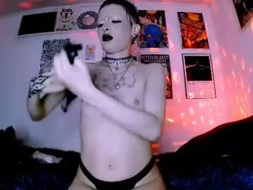 Chaturbate Live Porn of plutonbluemoon_999