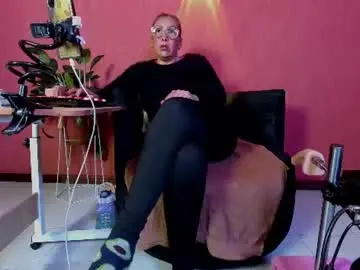 Chaturbate Live Sex Cam of milf_sikiu