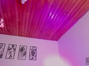 Chaturbate Live Sex Cam of aura_qs