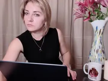 Chaturbate Live Sex of crystalfever_