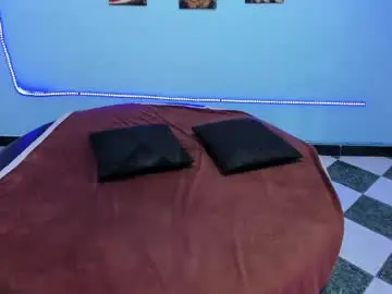 Chaturbate Live Sex Cam of cinthya_dan