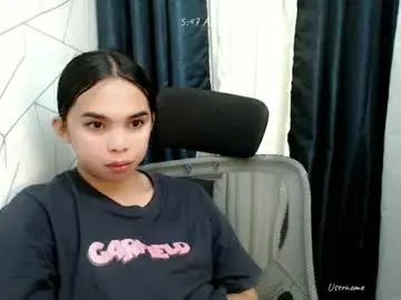 Chaturbate Live Sex Cam of pinay_heart