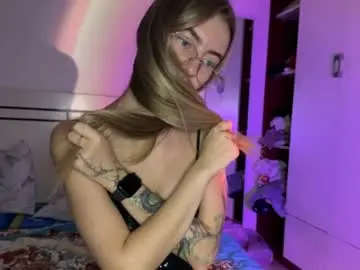 Chaturbate Live Sex Cam of tessa_calmness