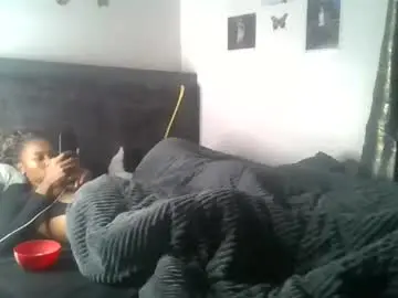 Chaturbate Live Sex Cam of petite_queen69