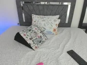 Chaturbate Adult Webcam of laurasofia01