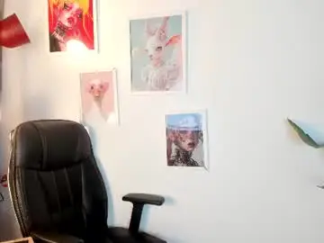 Chaturbate Live Sex Cam of laukyubey1
