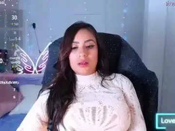 Chaturbate Live Sex Cam of paulina_galvis2700