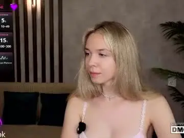Chaturbate Free Live Porn of holl1would