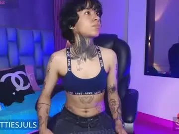 Chaturbate Live Porn of hottiesjuls