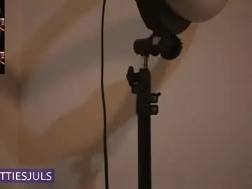 Chaturbate Private Sex Chat of hottiesjuls