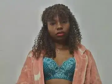 Chaturbate Live Sex Cam of rosalinda933