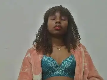 Chaturbate Watch Live Sex Cams of rosalinda933