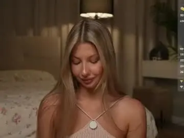 Chaturbate Live Sex Cam of lintona