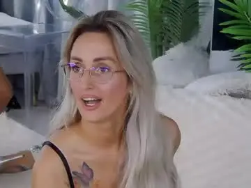 Chaturbate Nude Webcam of isabelleethan