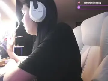 Chaturbate Live Sex Cam of tinykylie