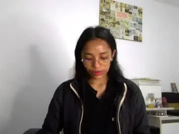 Chaturbate Nude Webcam of alia_lombardi
