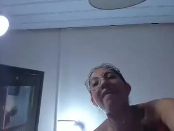 Chaturbate Adult Video Chat of miadivinehyh