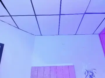 Chaturbate Live Sex Cam of mila_1wood