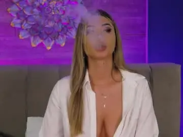 Chaturbate Live Sex Cam of loradevine