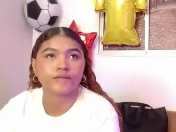 Chaturbate Live Sex Cam of miel_alisha
