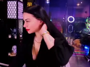 Chaturbate Live Sex Cam of alma_pearl