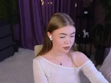 Chaturbate Adult Webcam of _liilcrystal_