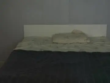 Chaturbate Live Sex Cam of kira_404