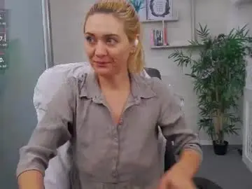 Chaturbate Watch Live Sex Cams of ellamilf