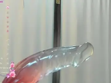 Chaturbate Free Live Porn of emmaray3