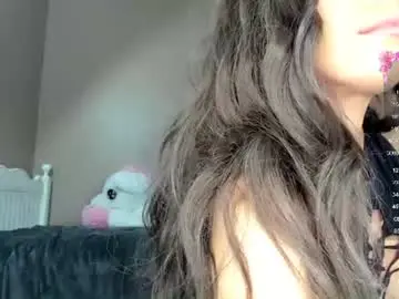 Chaturbate Live Sex Cam of amialovesall19
