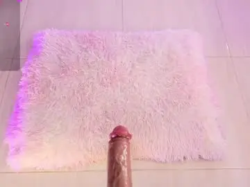 Chaturbate Nude Webcam of vivi_luv