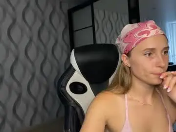 Chaturbate Nude Webcam of litle_girl05