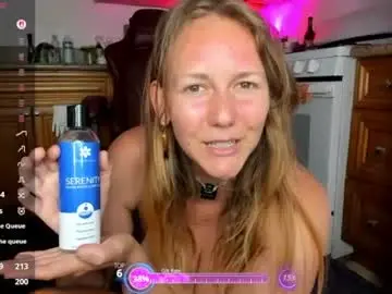 Chaturbate Free Porn Cam of jasminedaze888