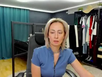 Chaturbate Live Porn of julia__cherry_