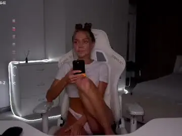 Chaturbate Live Sex Cam of evelina_fox