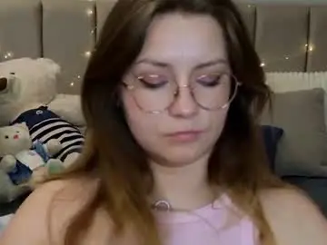 Chaturbate Live Sex Cam of briarwynn