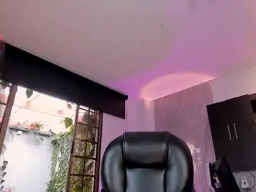 Chaturbate Live Sex Cam of sarahrhodes_