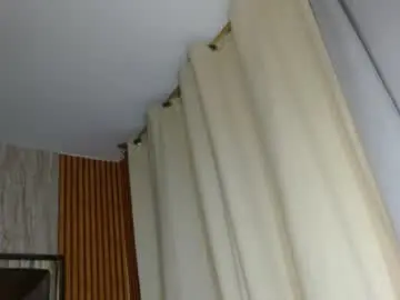 Chaturbate Live Sex Cam of scarlett_zin