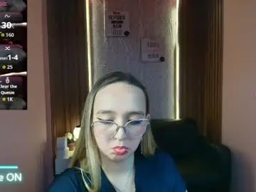 Chaturbate Adult Video Chat of liaroberts1