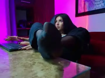 Chaturbate Live Sex Cam of zoeconti