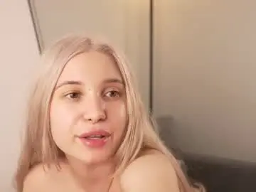 Chaturbate Nude Webcam of jennyplaudis_