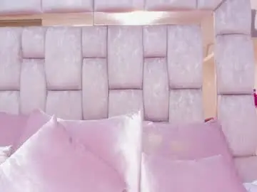 Chaturbate Nude Webcam of ema_bloom