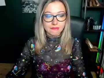 Chaturbate Live Sex Cam of heidi_pleasure